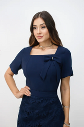 Blusa Lea Com Broche de laço