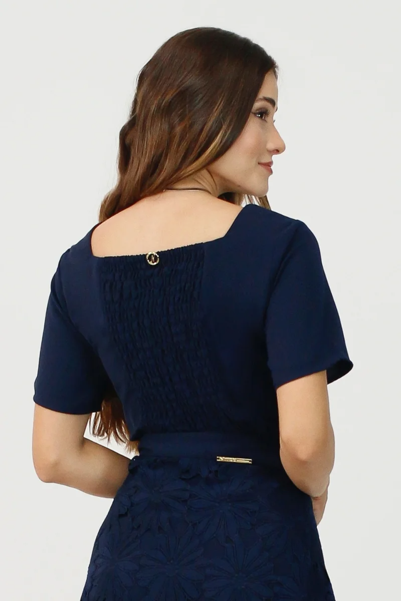 Blusa Lea Com Broche de laço